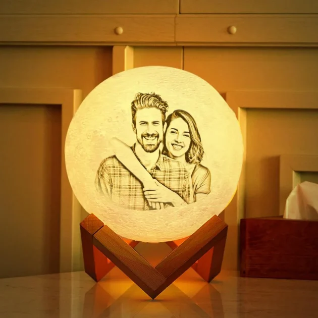 Celebrating lovely Ray Moon Personalized Lamp - Image 2